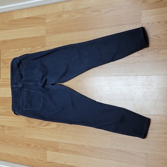 EUC Torrid 12R Jegging- SUPER STRETCH DARK Wash - Picture 9 of 10